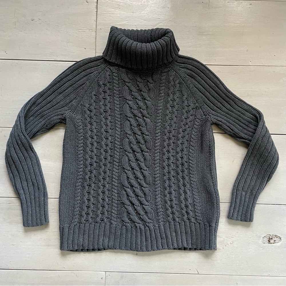 Banana Republic Women’s Gray Cable Knit Turtleneck Sweater Size M Winter Capsule